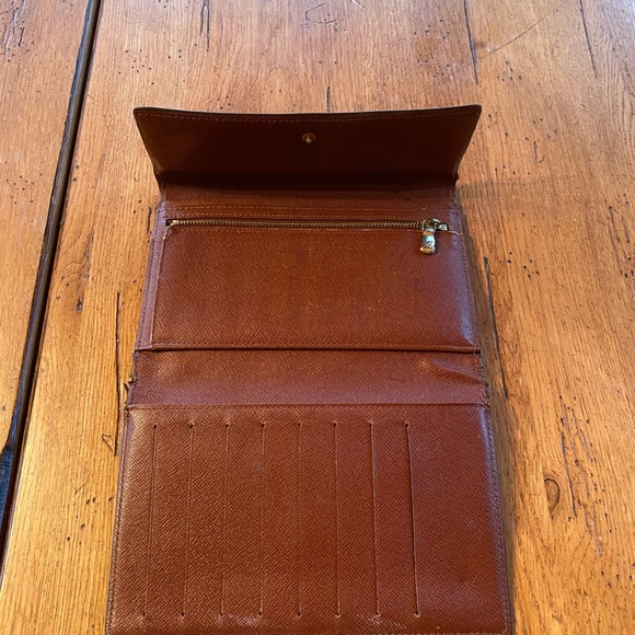 Louis Vuitton Long Passport Wallet - Picture 9 of 16